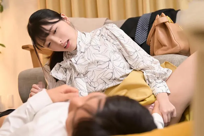 đồng nghiệp nữ làm chung công ty nhút nhát và ít nói nhưng khi uống rượu lại trở nên dâm đãng